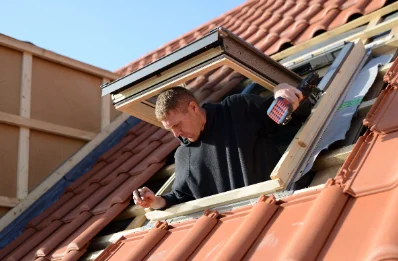 Pose de fenêtres de toit Velux à Romeyer